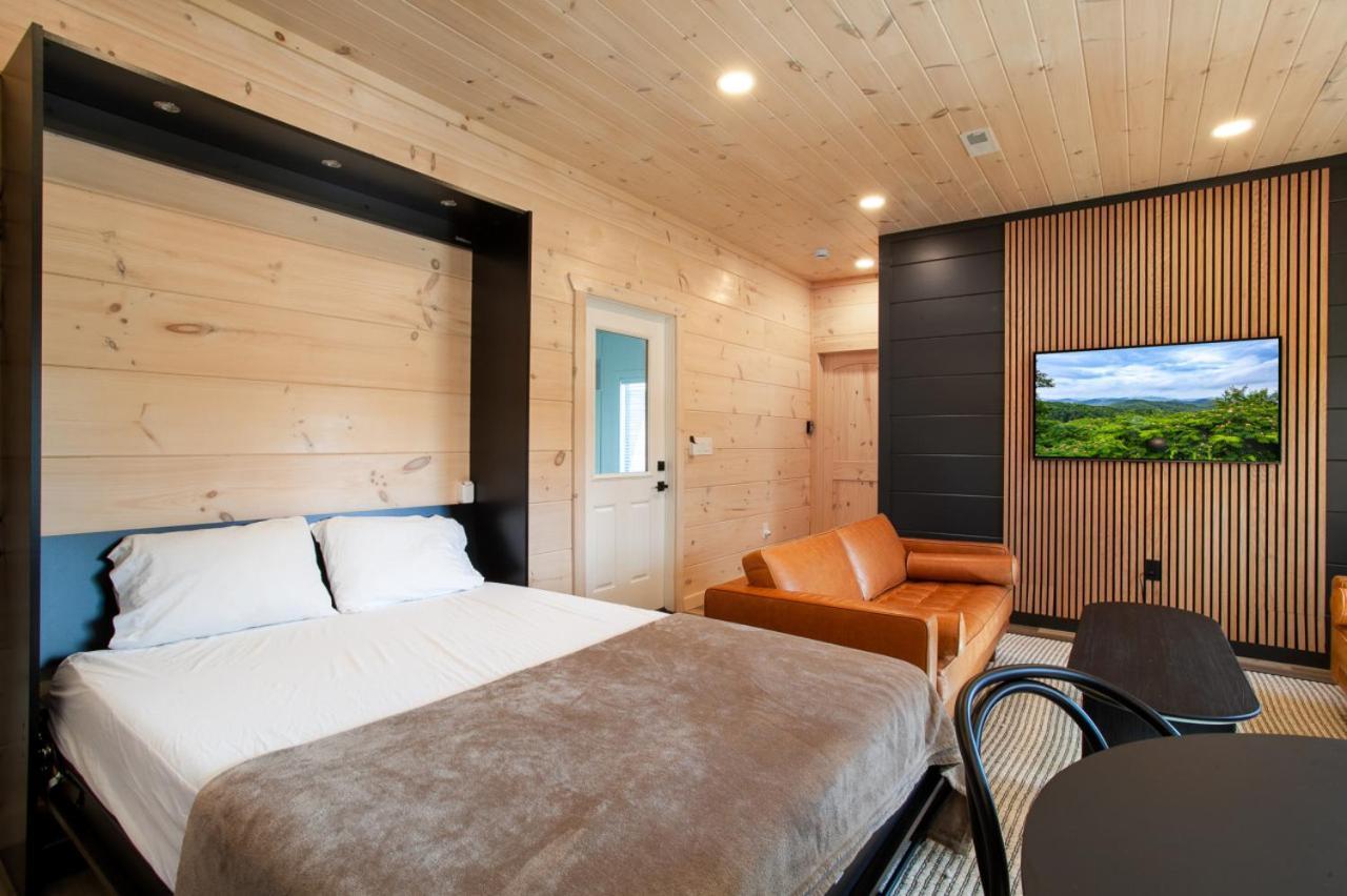 New Modern Cabin 1 Mi To Pkwy Pool Hot Tub Βίλα Pigeon Forge Εξωτερικό φωτογραφία