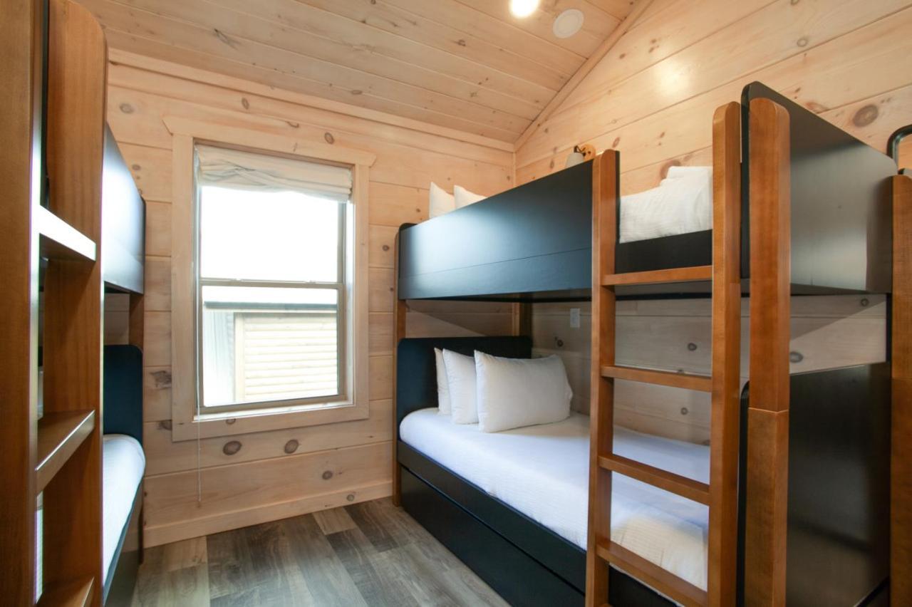 New Modern Cabin 1 Mi To Pkwy Pool Hot Tub Βίλα Pigeon Forge Εξωτερικό φωτογραφία