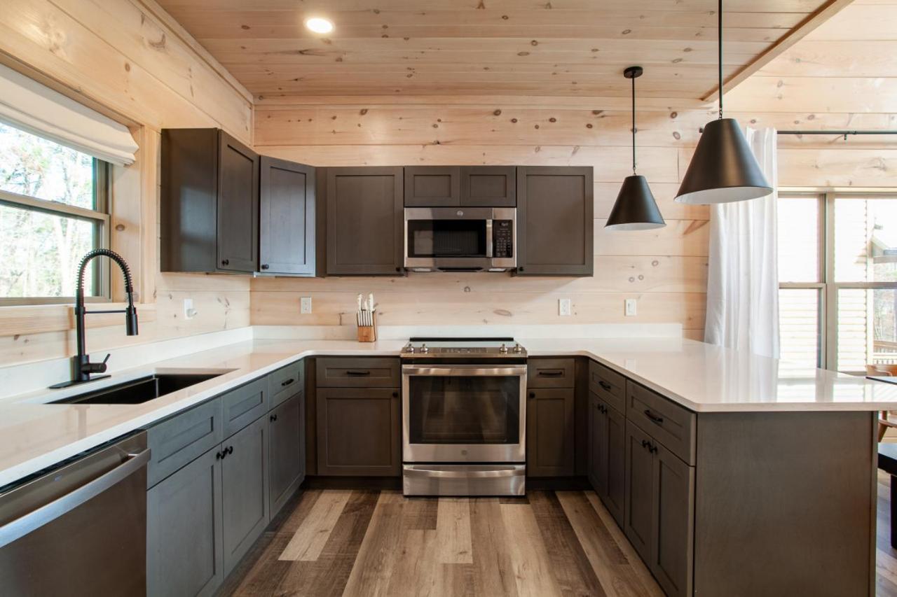 New Modern Cabin 1 Mi To Pkwy Pool Hot Tub Βίλα Pigeon Forge Εξωτερικό φωτογραφία