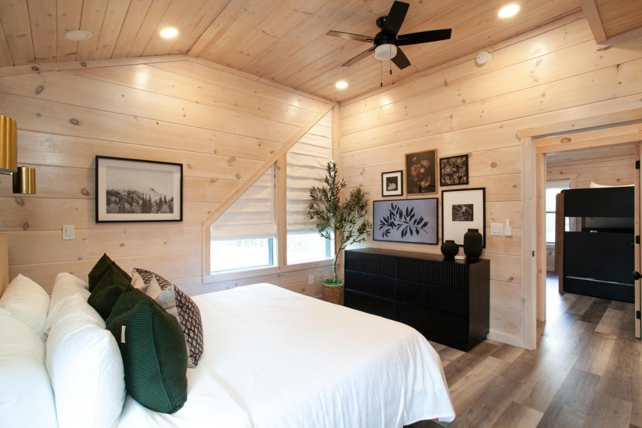 New Modern Cabin 1 Mi To Pkwy Pool Hot Tub Βίλα Pigeon Forge Εξωτερικό φωτογραφία