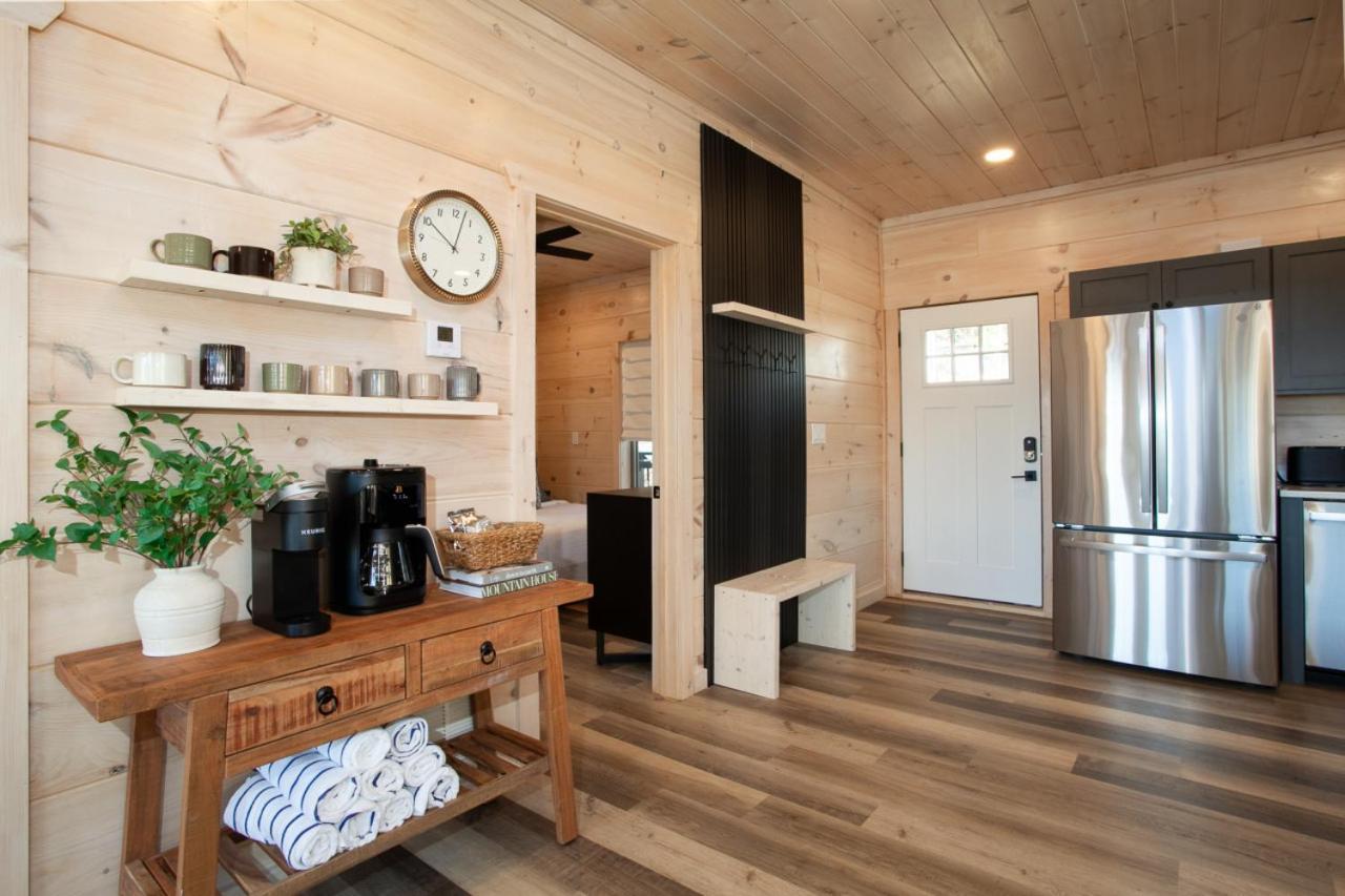 New Modern Cabin 1 Mi To Pkwy Pool Hot Tub Βίλα Pigeon Forge Εξωτερικό φωτογραφία