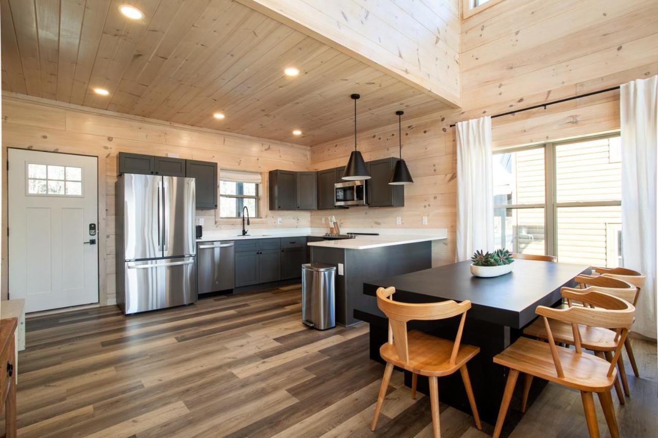 New Modern Cabin 1 Mi To Pkwy Pool Hot Tub Βίλα Pigeon Forge Εξωτερικό φωτογραφία