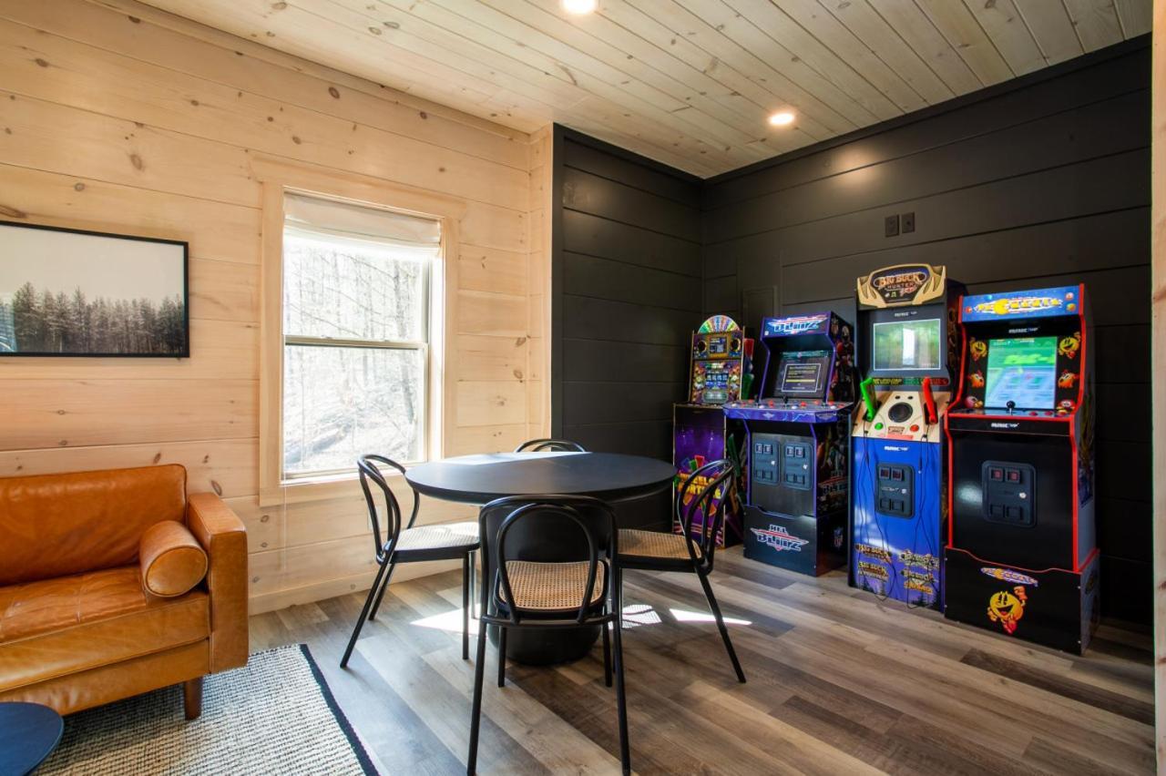 New Modern Cabin 1 Mi To Pkwy Pool Hot Tub Βίλα Pigeon Forge Εξωτερικό φωτογραφία