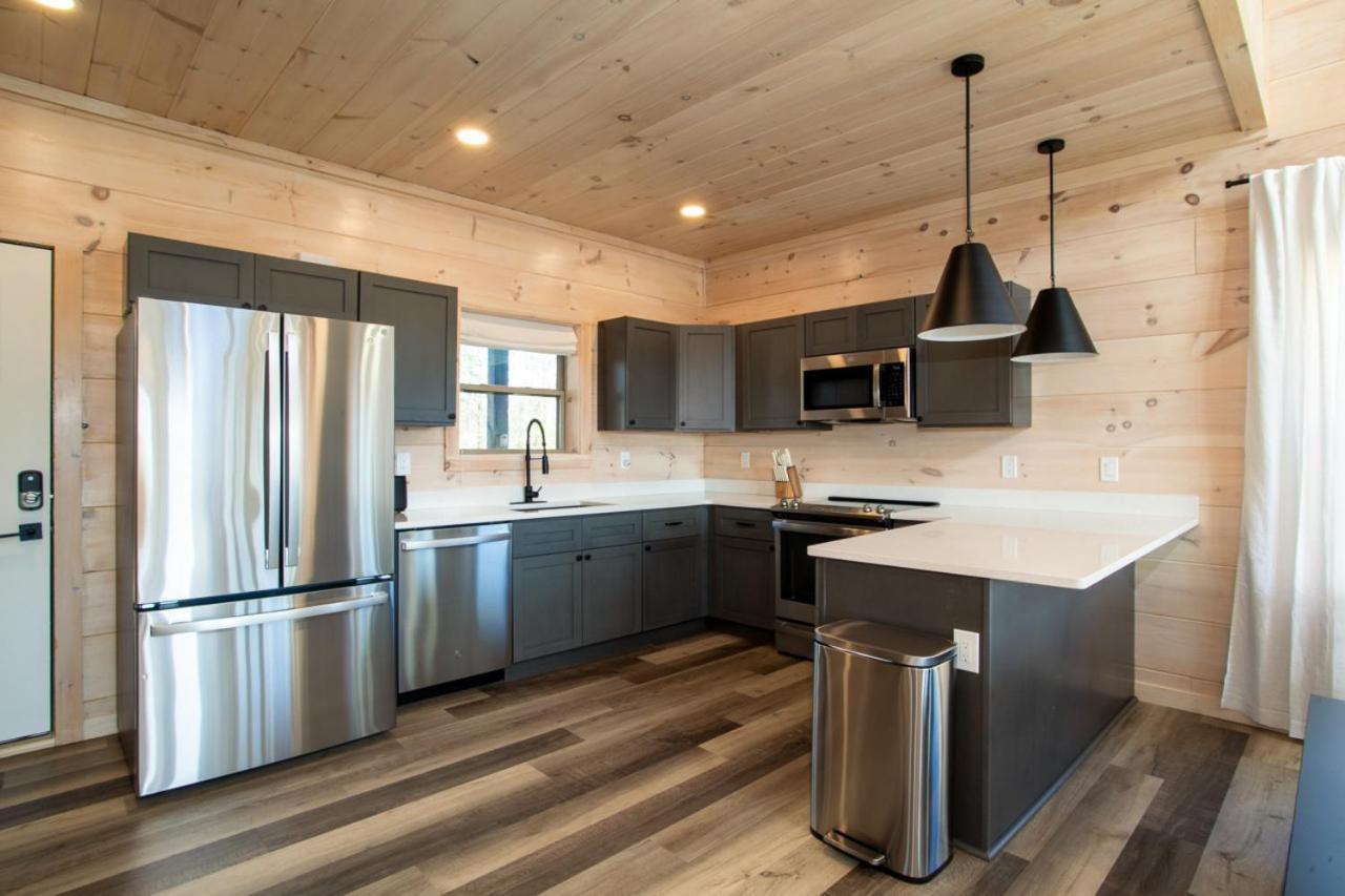 New Modern Cabin 1 Mi To Pkwy Pool Hot Tub Βίλα Pigeon Forge Εξωτερικό φωτογραφία