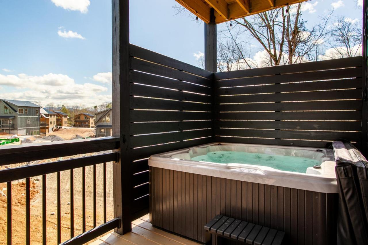 New Modern Cabin 1 Mi To Pkwy Pool Hot Tub Βίλα Pigeon Forge Εξωτερικό φωτογραφία